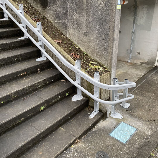 画像1352：屋外曲線昇降機