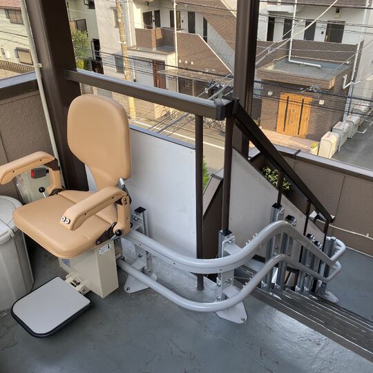 画像1355：屋外曲線昇降機