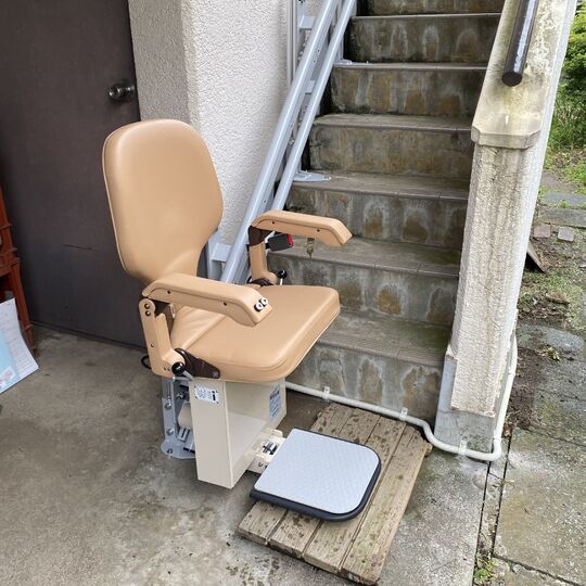 画像1358：屋外曲線昇降機