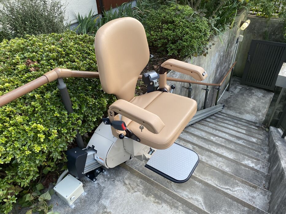 画像1376：屋内直線昇降機