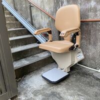 画像1377：屋内直線昇降機