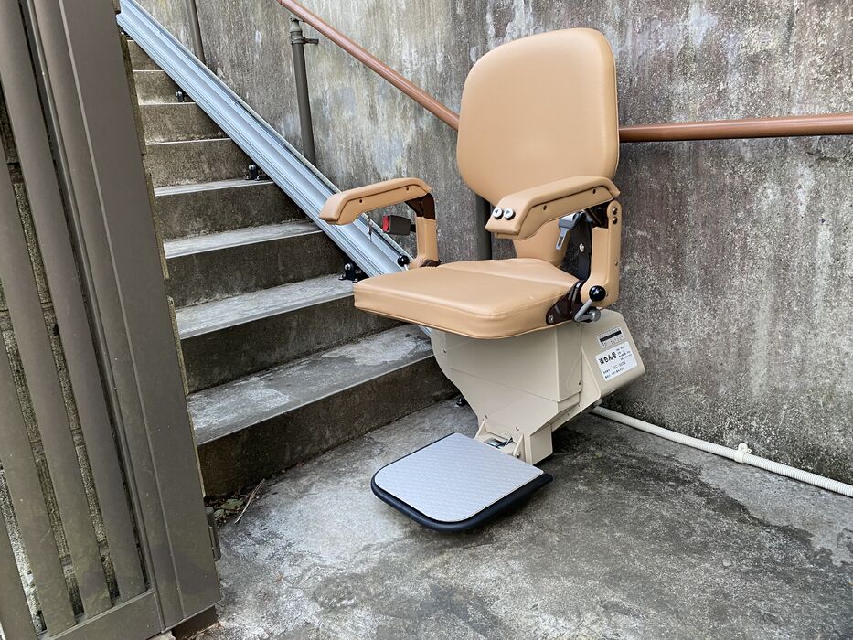 画像1377：屋内直線昇降機