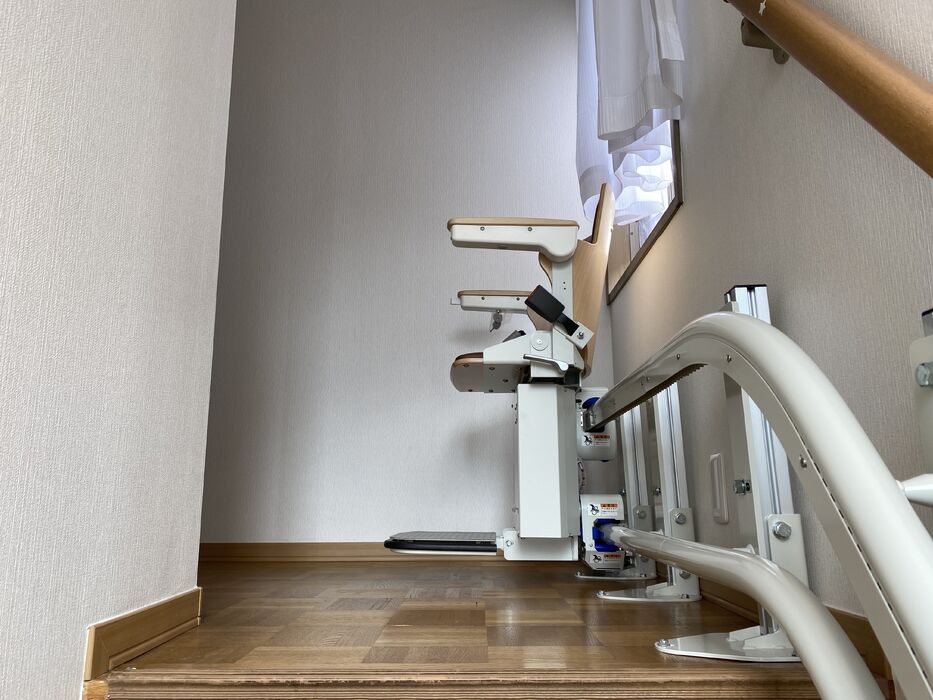 画像1390：屋内直線昇降機