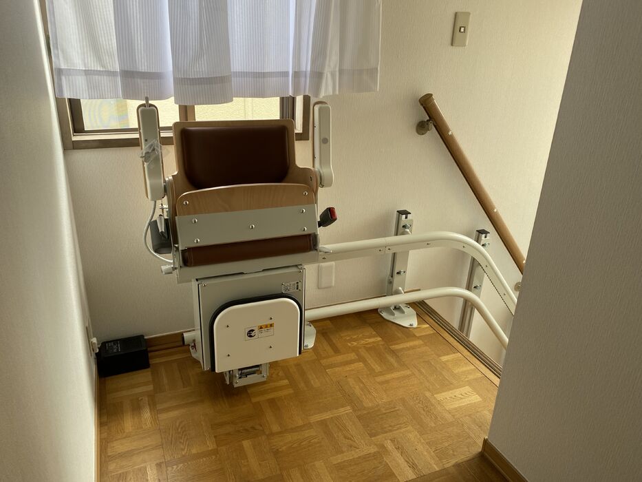画像1392：屋内直線昇降機