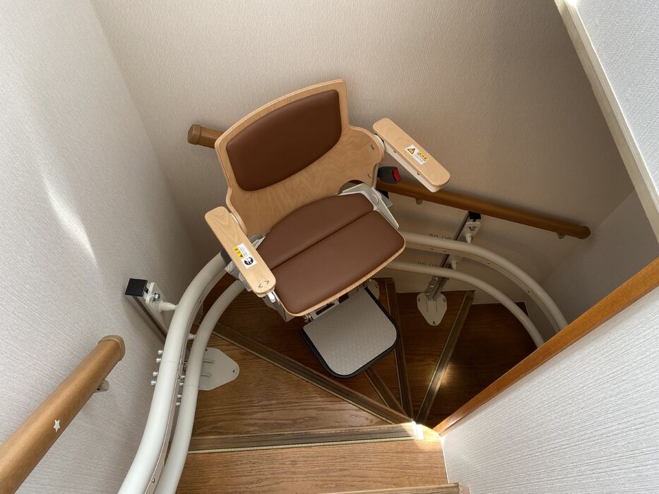 画像1393：屋内直線昇降機