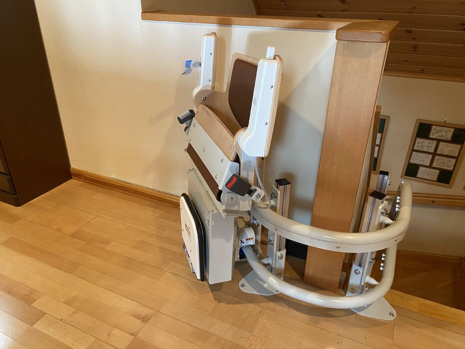 画像1401：屋内直線昇降機
