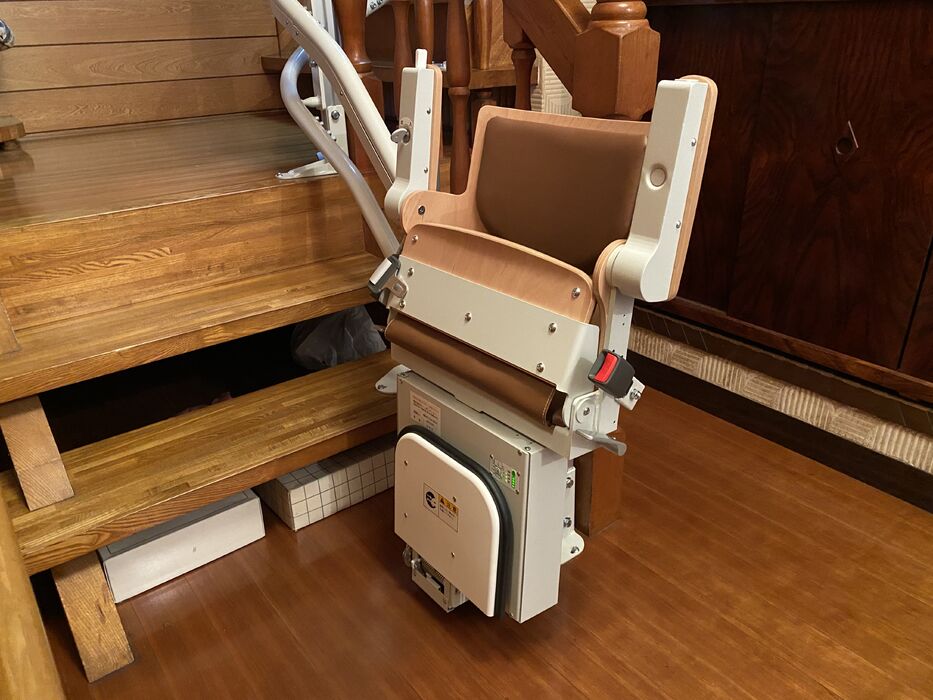 画像1413：屋内直線昇降機