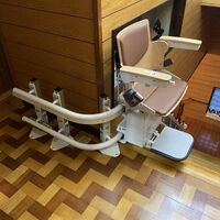画像1415：屋内直線昇降機