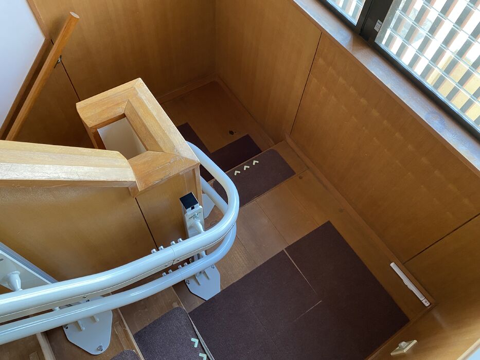 画像1428：屋内直線昇降機