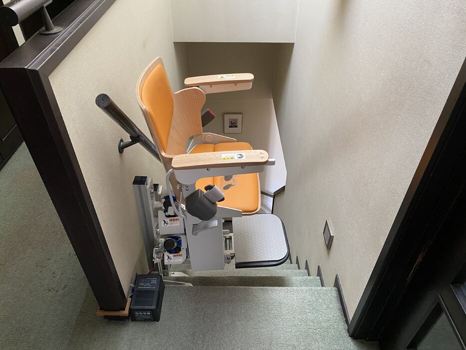 画像1430：屋内直線昇降機
