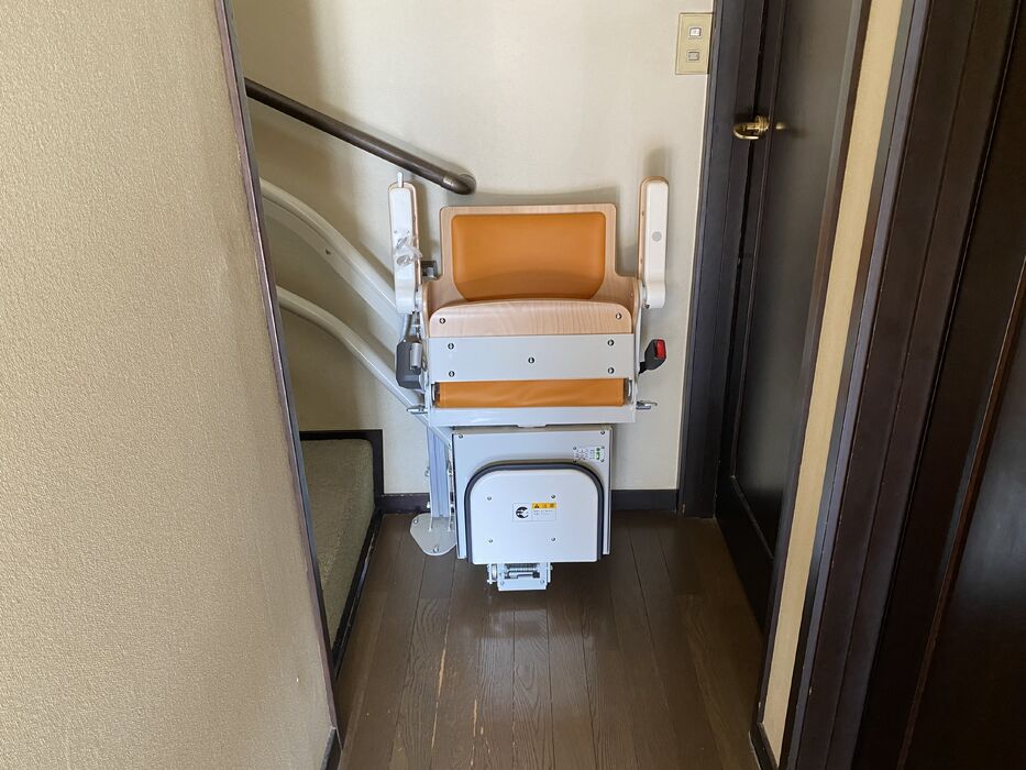 画像1432：屋内直線昇降機