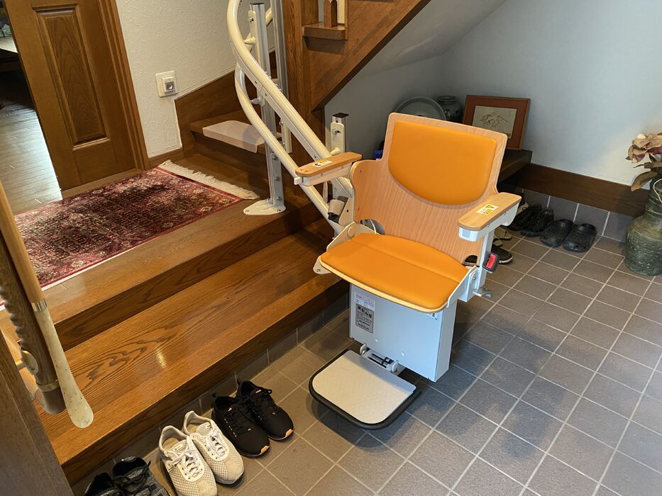 画像1437：屋内直線昇降機
