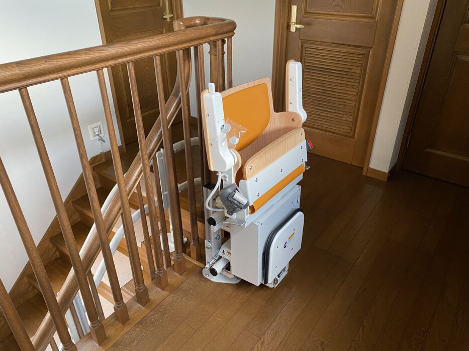 画像1443：屋内直線昇降機
