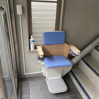 画像1450：屋内直線昇降機