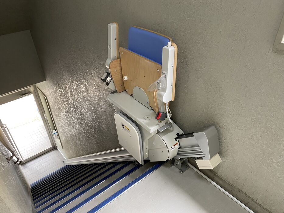 画像1452：屋内直線昇降機