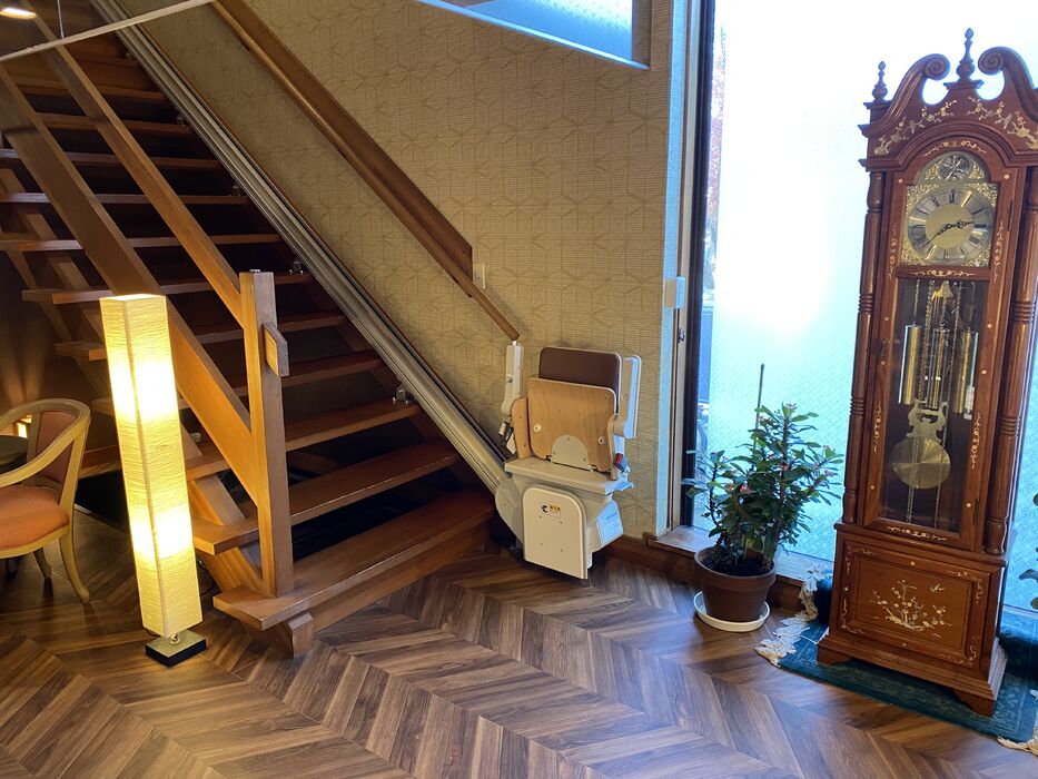 画像1456：屋内直線昇降機