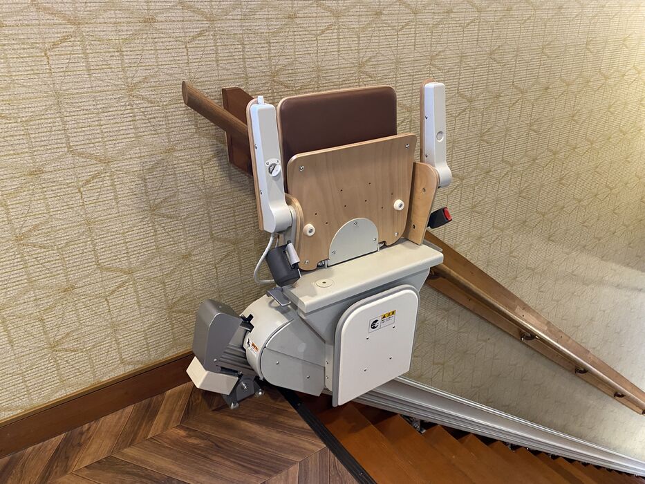 画像1464：屋内直線昇降機