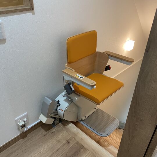 画像1466：屋内直線昇降機