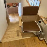 画像1472：屋内直線昇降機
