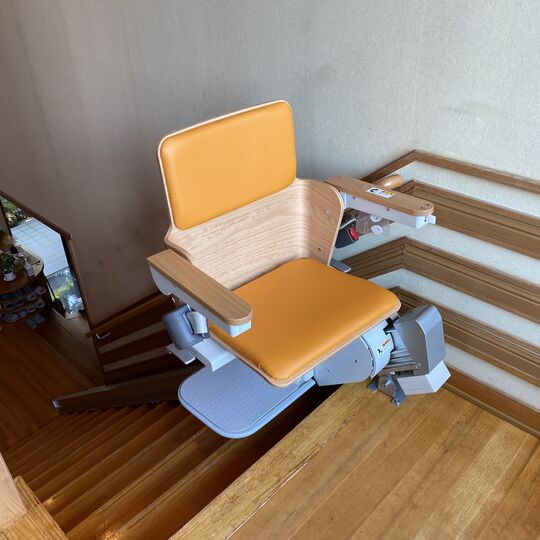 画像1490：屋内直線昇降機