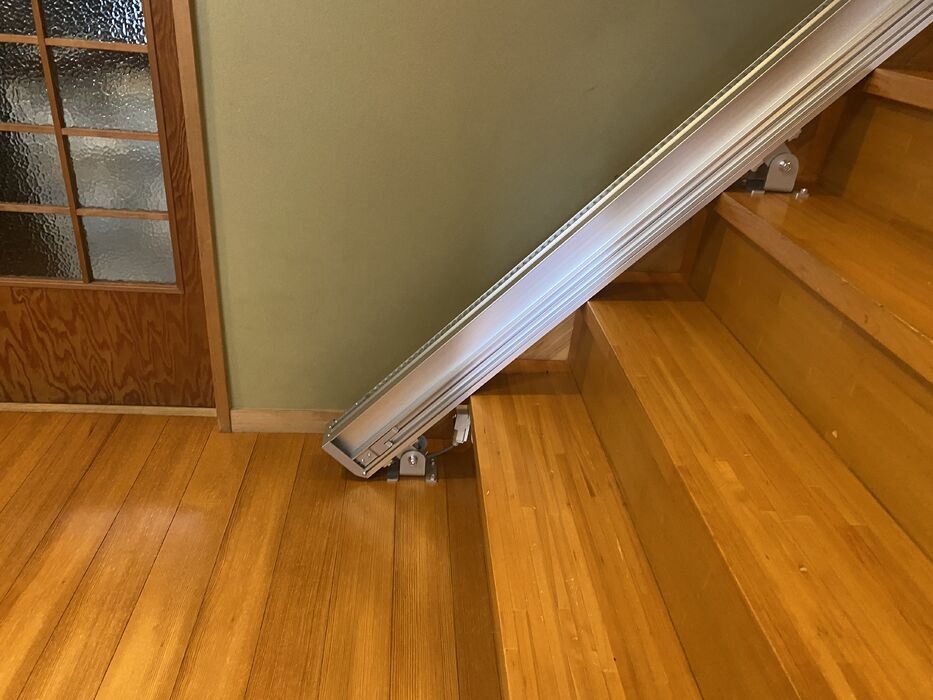 画像1498：屋内直線昇降機