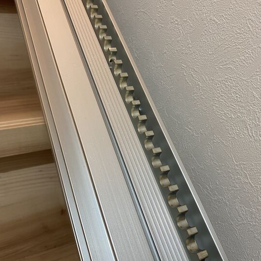 画像1500：屋内直線昇降機