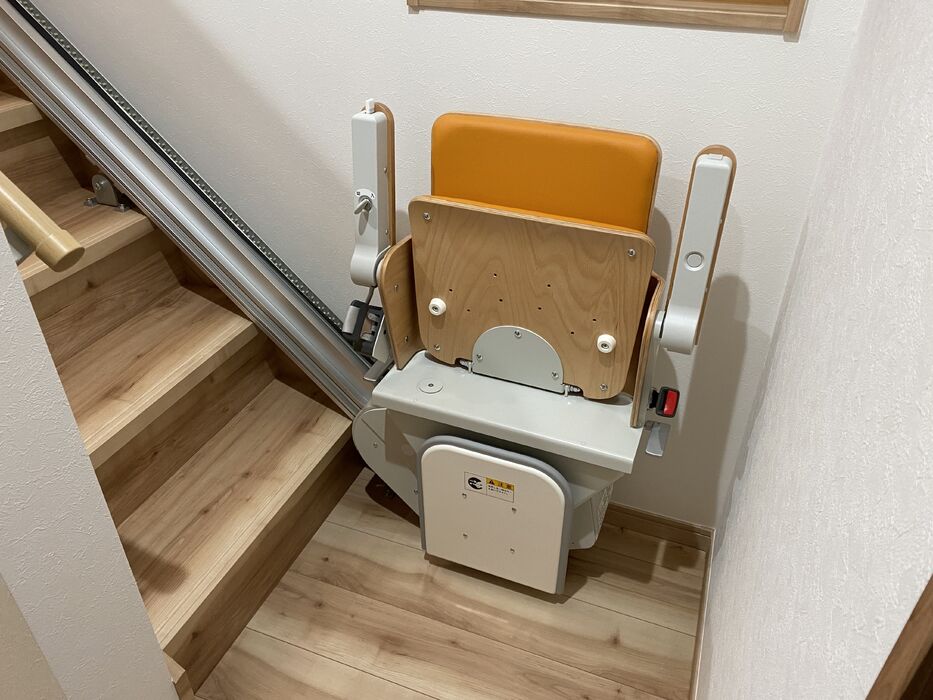 画像1501：屋内直線昇降機