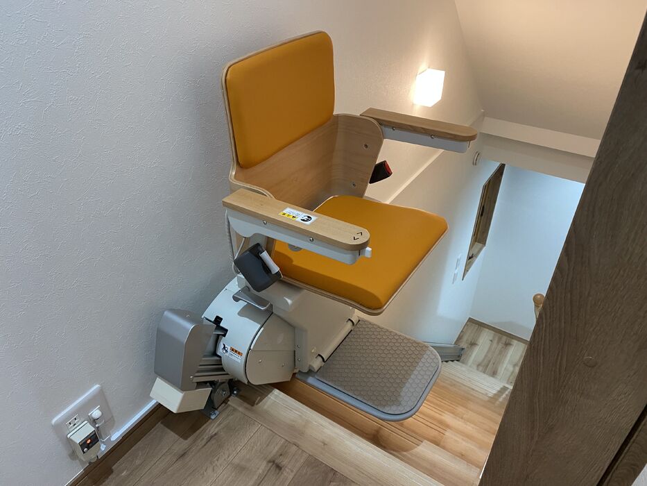 画像1503：屋内直線昇降機