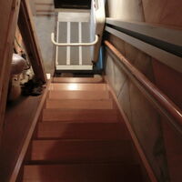 画像1514：屋内直線昇降機