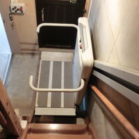 画像1515：屋内直線昇降機